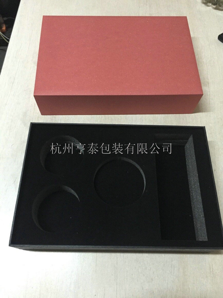 茶葉禮盒內(nèi)部